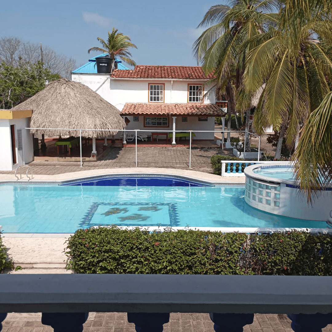 Imagen Piscina 2 ( 1,080 x 1,080 Pix ) (1)
